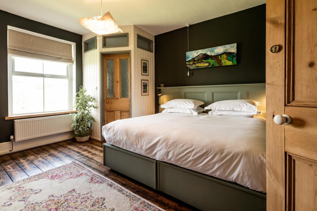 디 올드 비커리지 B&B Moylgrove 외부 사진