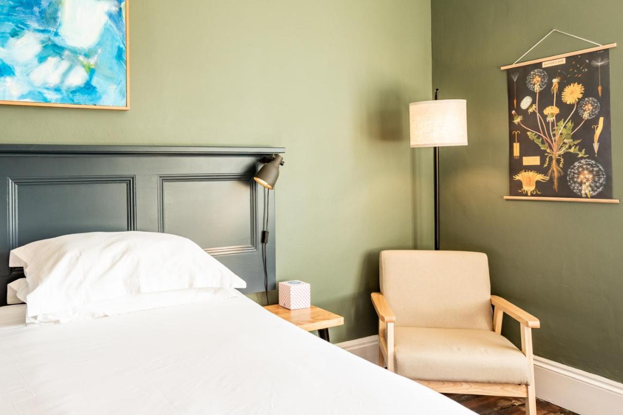디 올드 비커리지 B&B Moylgrove 외부 사진