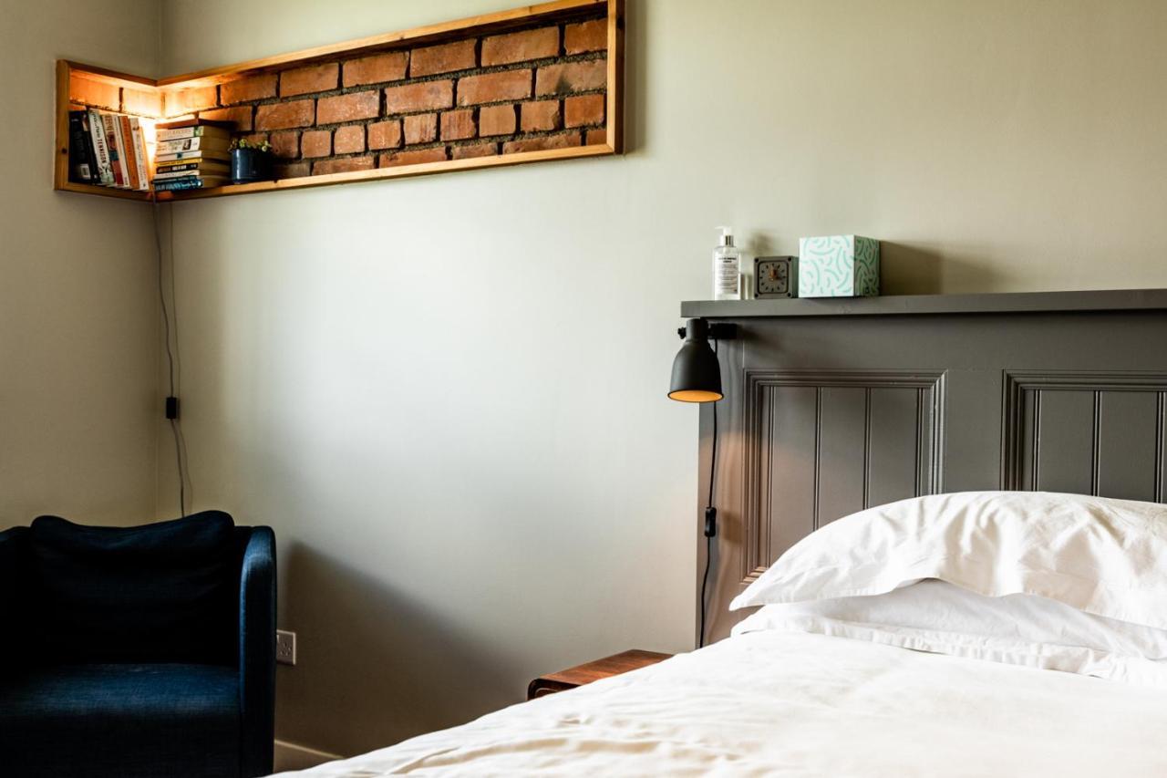 디 올드 비커리지 B&B Moylgrove 외부 사진