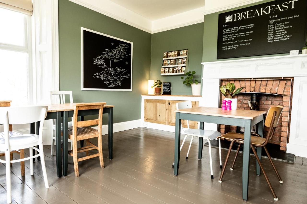 디 올드 비커리지 B&B Moylgrove 외부 사진
