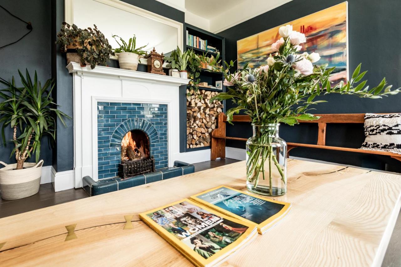 디 올드 비커리지 B&B Moylgrove 외부 사진