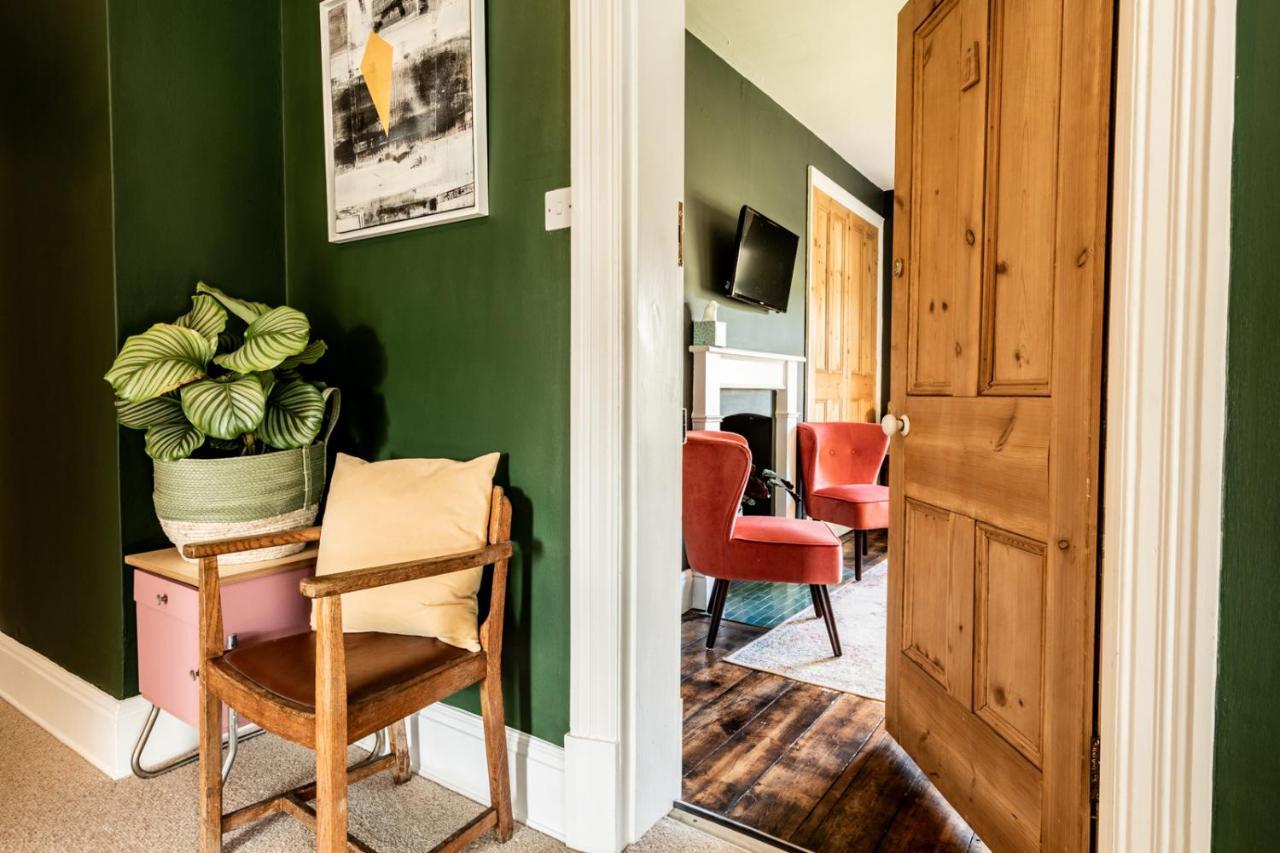 디 올드 비커리지 B&B Moylgrove 외부 사진