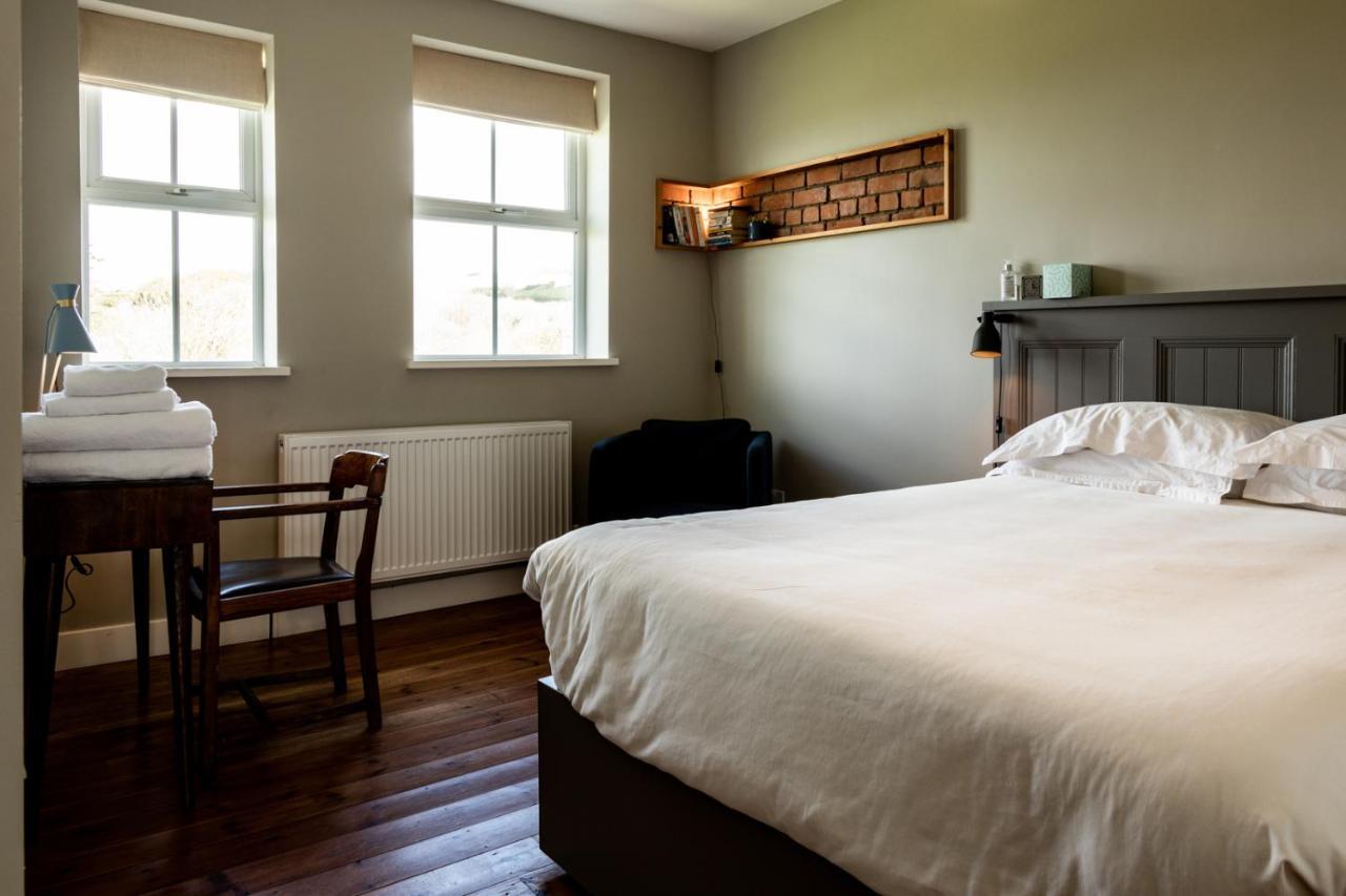 디 올드 비커리지 B&B Moylgrove 외부 사진