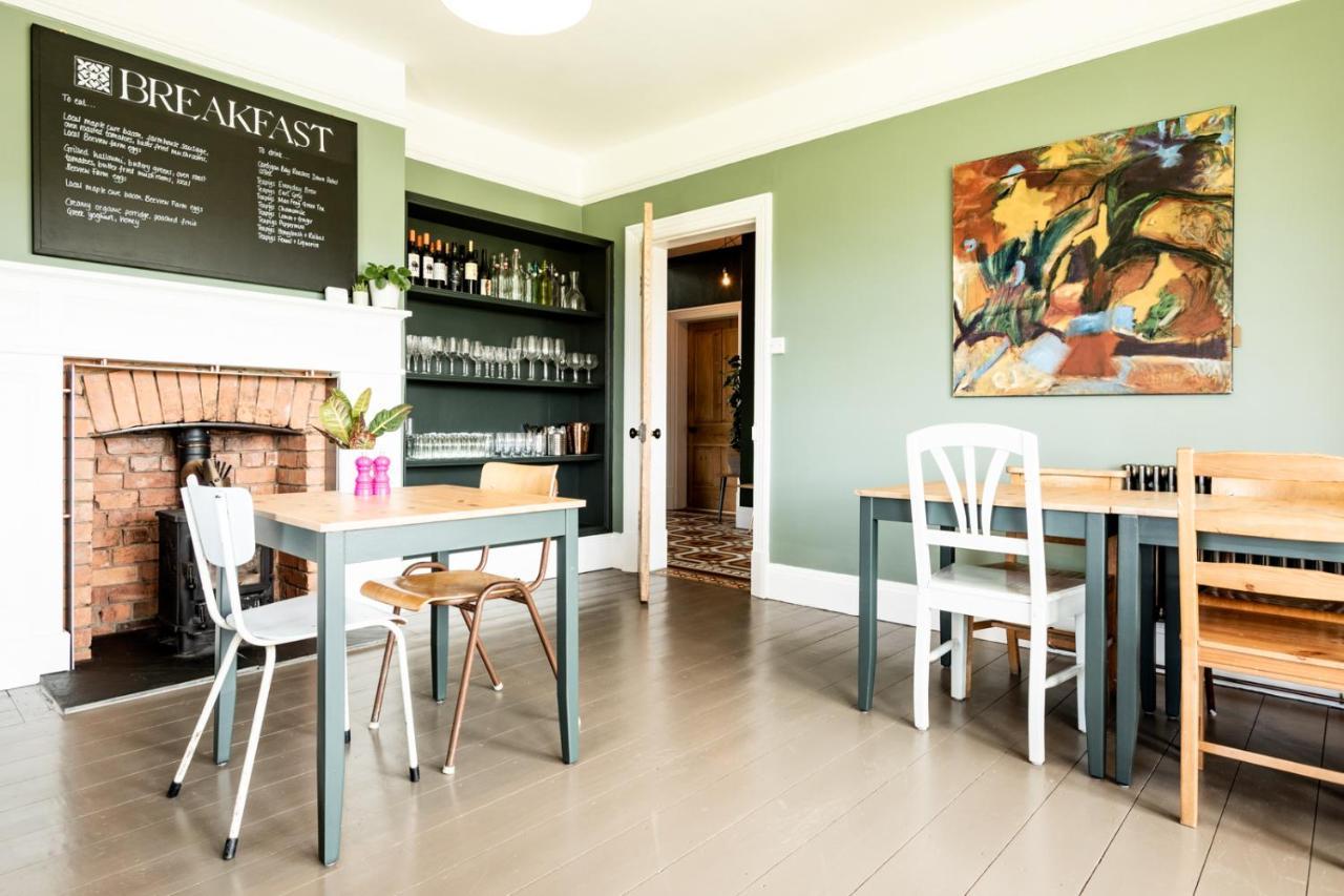 디 올드 비커리지 B&B Moylgrove 외부 사진