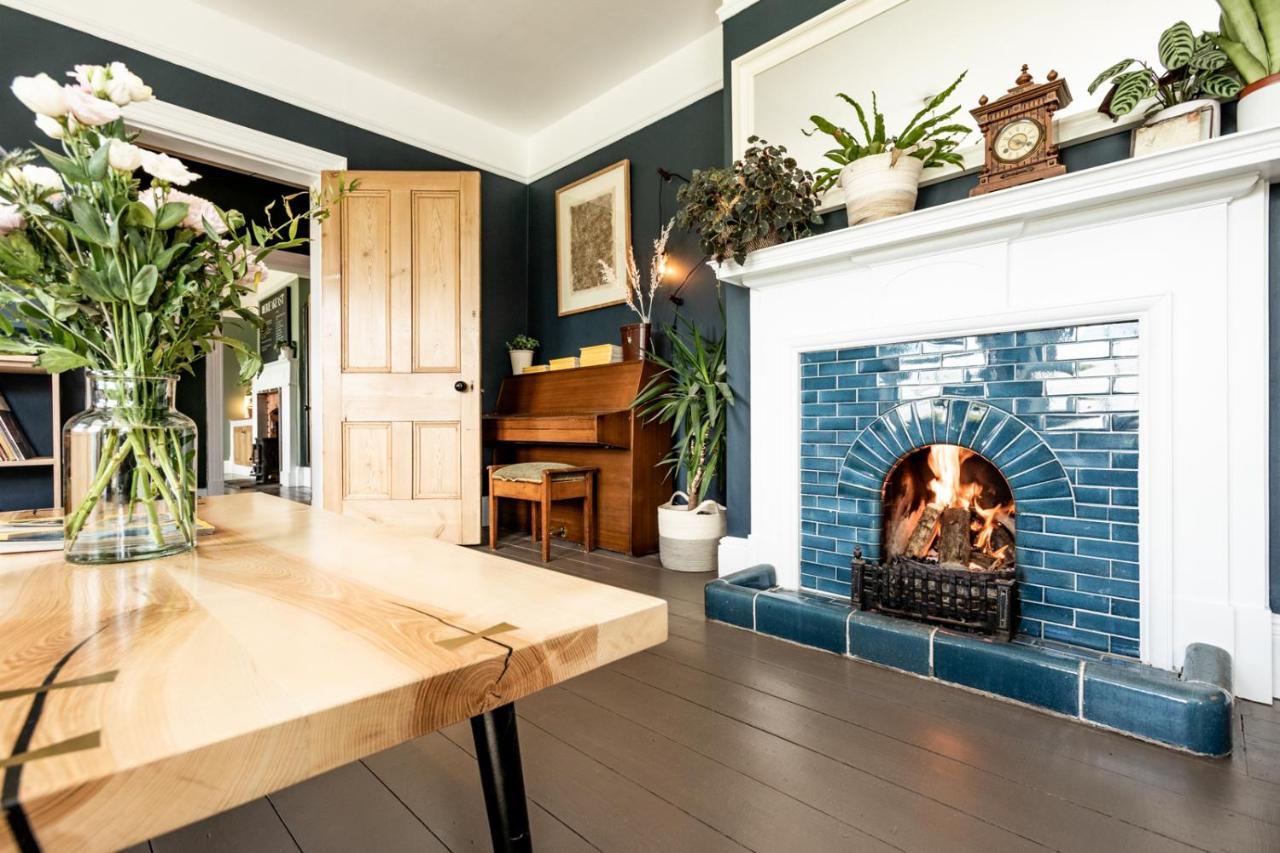 디 올드 비커리지 B&B Moylgrove 외부 사진