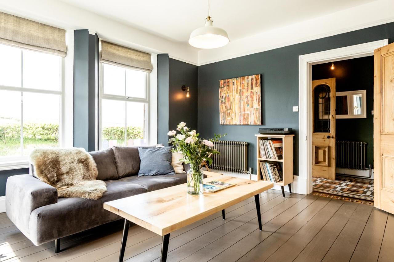 디 올드 비커리지 B&B Moylgrove 외부 사진
